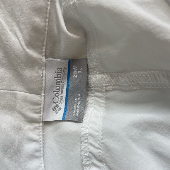 Columbia Omni-Shade PFG Women's Size 20W White Shorts 50 UPF Zip Pocket 7” - Picture 5 of 5